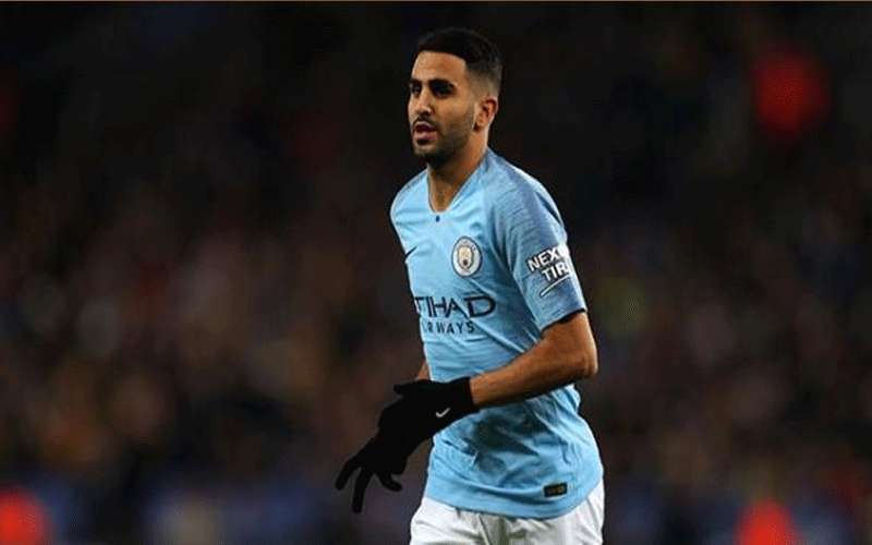 محرز مصاب بكورونا