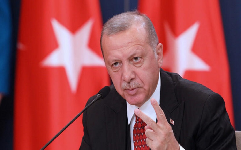 أردوغان لماكرون: تجهل التاريخ