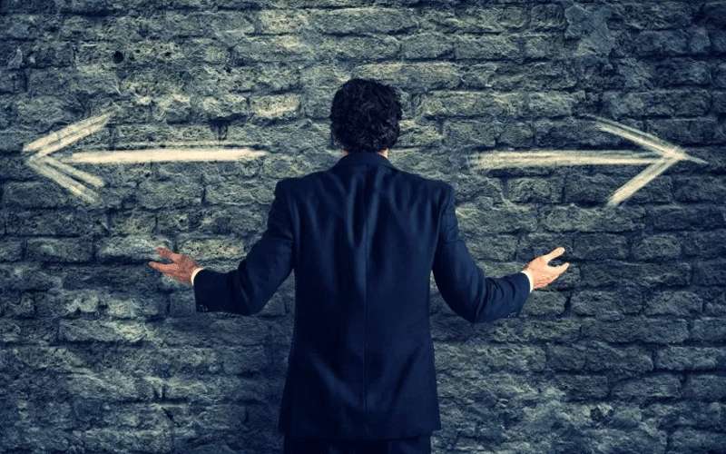 إجراءات الحكومة حيال كورونا.. حياة برزخية