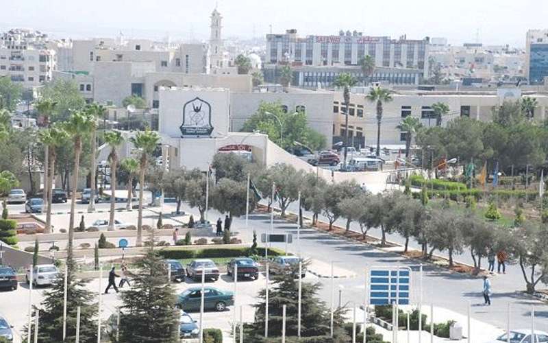 إتمام تسجيل طلبة اليرموك دون مراجعة