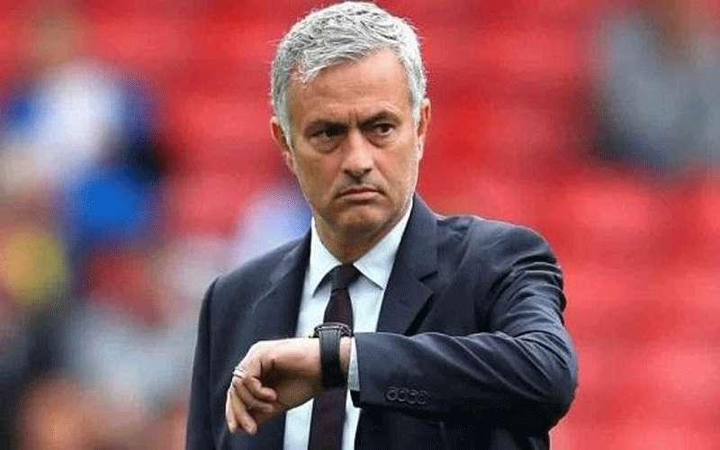 مورينيو يستقر على التعاقد مع مهاجم