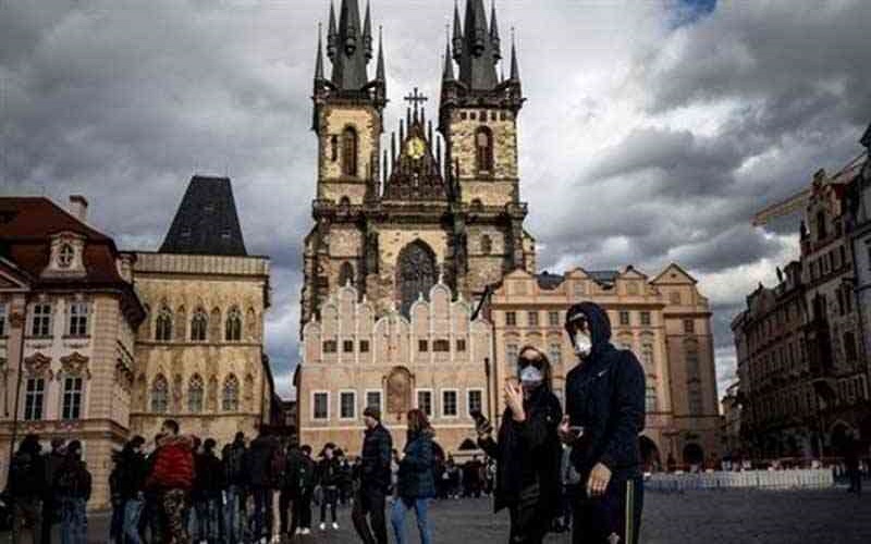 التشيك تسجل أكثر من 2000 إصابة