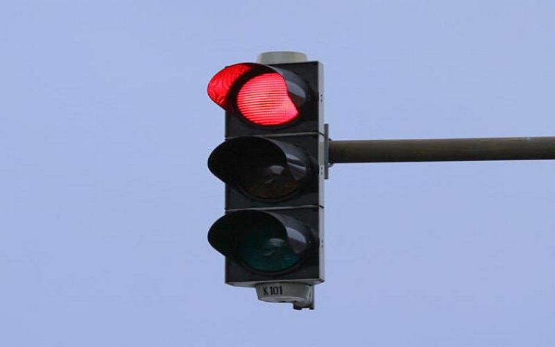 ضبط 2650 مخالفة لقطع الاشارة الضوئية