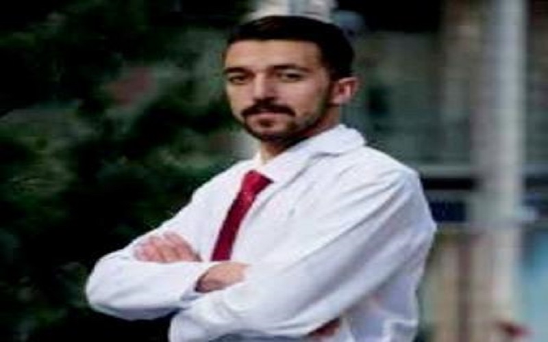 الطالب الصيدلاني محمد الريالات من عمان