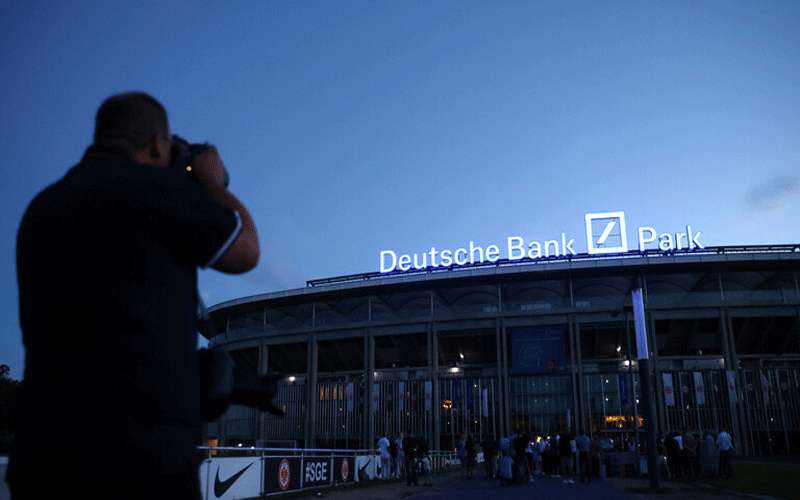 سهم دويتشه بنك يهوي بعد تقارير