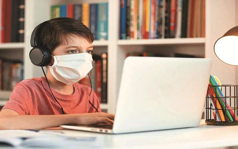 منع تواصل الطلاب والمعلمين عبر مجموعات