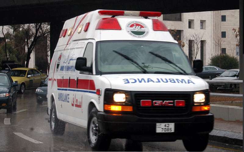 وفاة و4 إصابات بحادث سير في