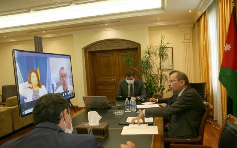 وزير الخارجية يبحث مع ليند ولازاريني