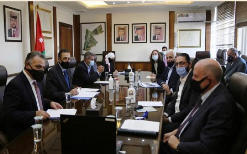 توقعات باستفادة مليون أردني ولاجئ من