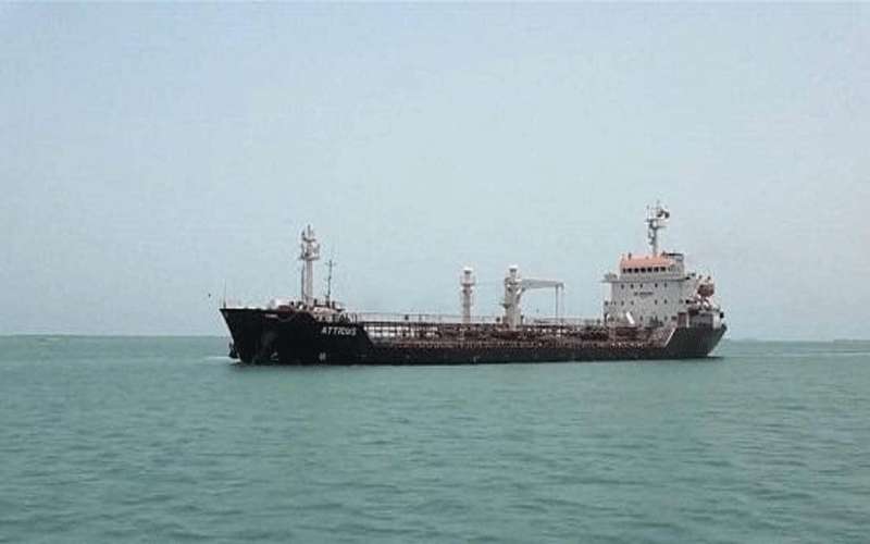 السعودية: رصد بقعة نفطية قرب ناقلة