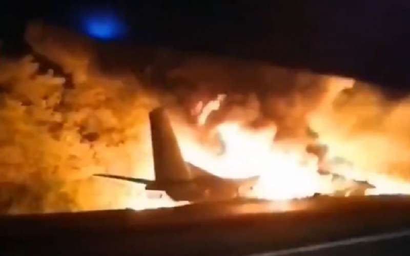 مقتل 22 شخصا في تحطم طائرة