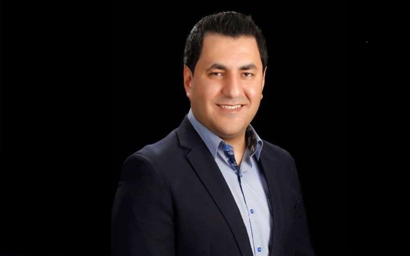 توقيف الزميل ينال فريحات بسبب صلاة