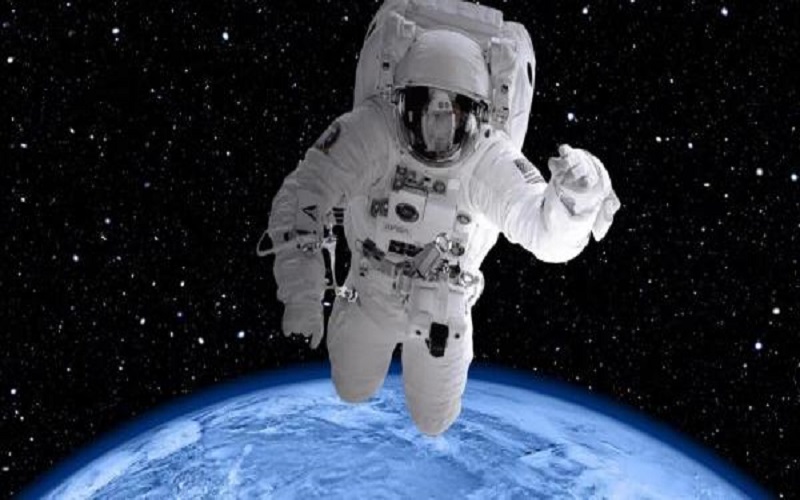 رائد فضاء يكشف كيف سيتعامل مع