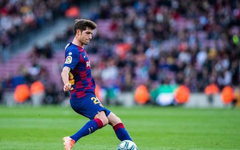 روبيرتو ينتقد تعامل إدارة برشلونة مع