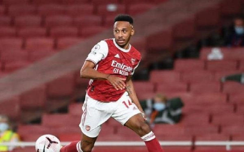 أوباميانغ رفض عرضا من برشلونة