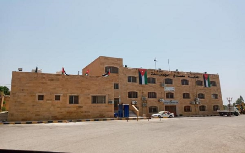 إغلاق المبنى الرئيسي لبلدية معدي الجديدة