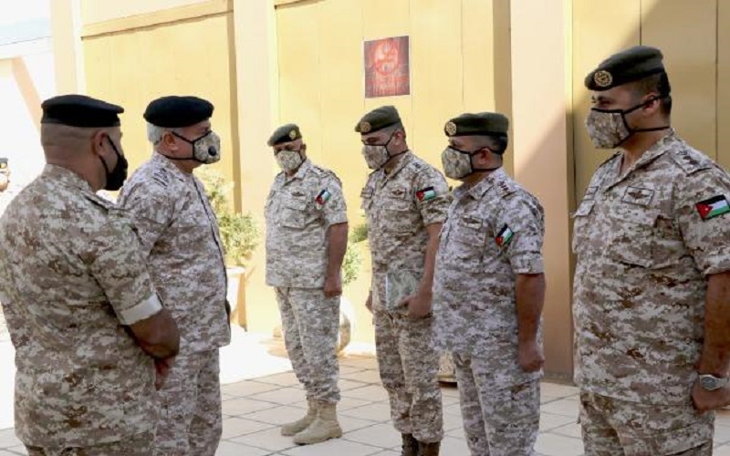 الحنيطي يزور مديرية العمليات الحربية