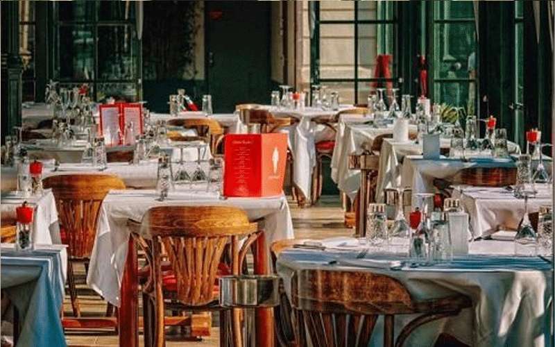 ترقب لقرارات تخص اغلاق المدارس والمطاعم