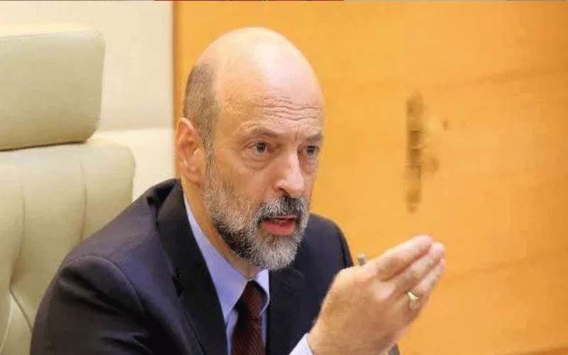 الرزاز: جائحة كورونا أخرت دمج وزارات