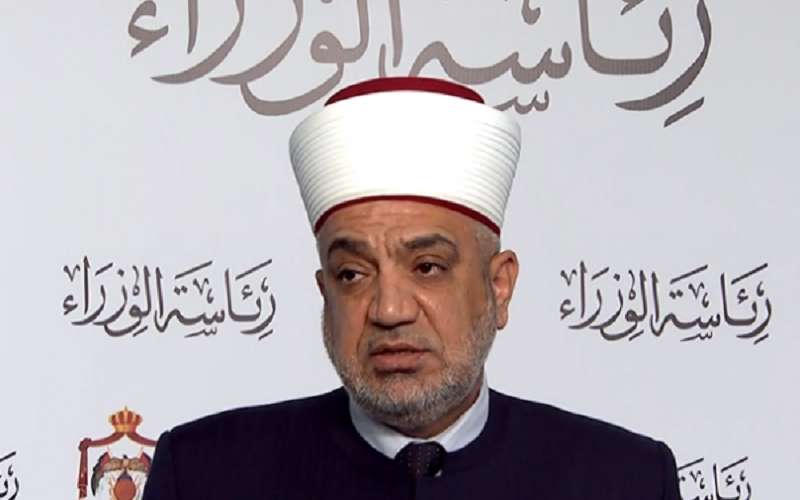 وزير الاوقاف: تعهدات للابلاغ عن المخالفين