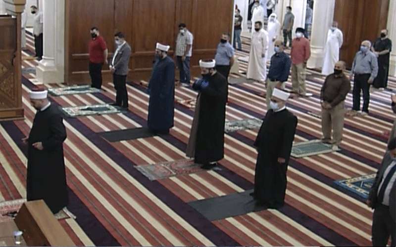 الأردنيون يؤدون صلاة الغائب على أمير