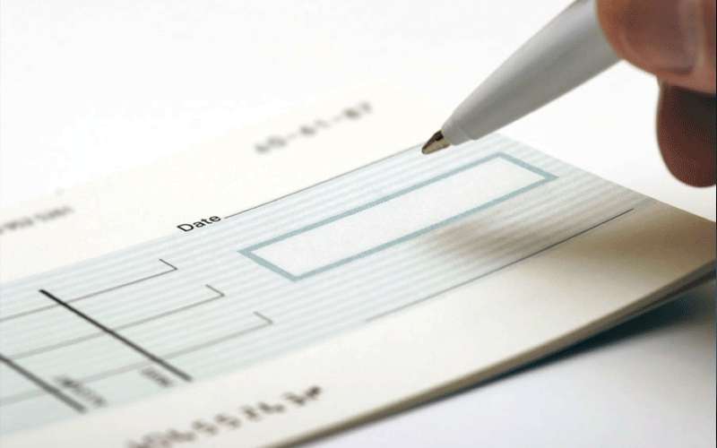 تزوير 688 (شيكا) واختلاس ربع مليون