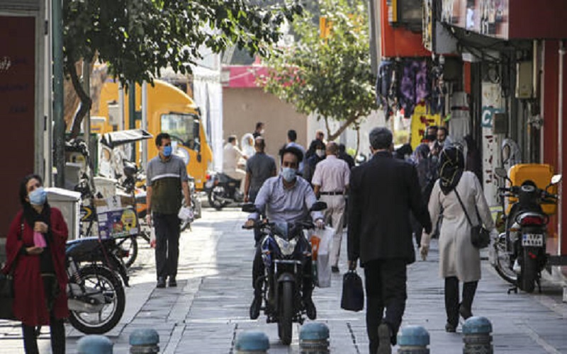 إيران تقترب من نصف مليون إصابة