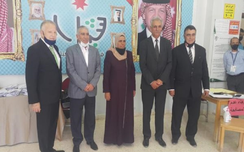 قائمة الوفاء تسجل أوراقها رسميا