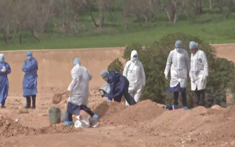 لجنة الأوبئة : لا نبني قراراتنا