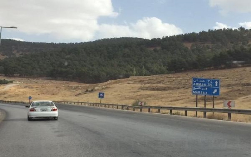 السماح لسكان مرصع بالتسوق والتزود بالمؤن