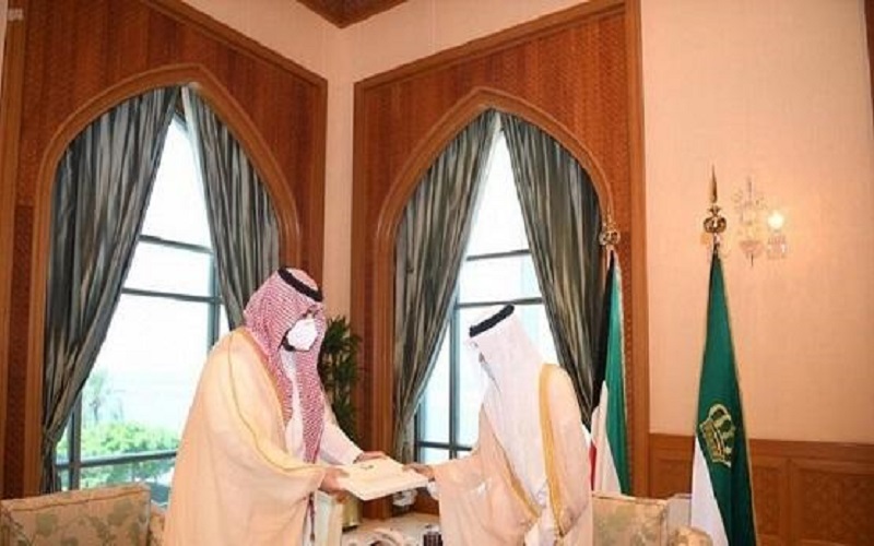 العاهل السعودي يدعو أمير الكويت الجديد