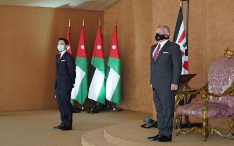 قسم حكومة الخصاونة بمراسم استثنائية