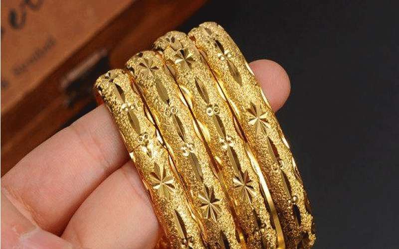 4ر38 دينار سعر غرام الذهب عيار