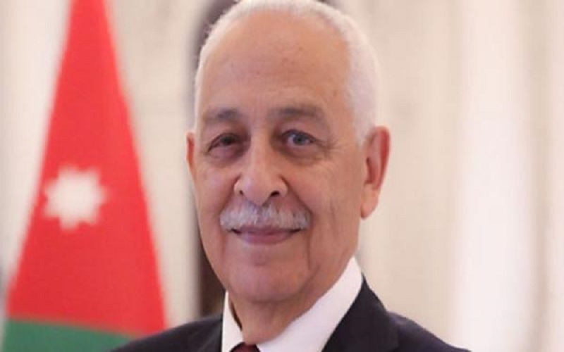 العيسوي ينقل تعازي الملك إلى عشيرة