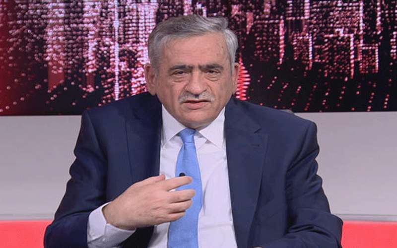 نذير عبيدات يغرد على تويتر
