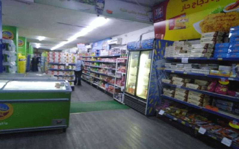 تجار : الحظر الشامل يقتل الأسواق