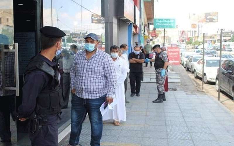 تحرير 23 مخالفة لمنشآت تجارية ومواطنين