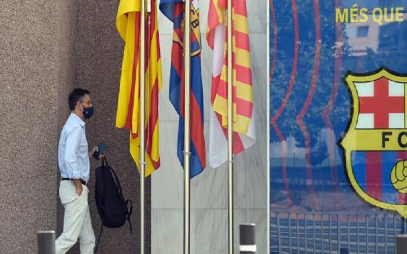 رئيس برشلونة لن يحضر الكلاسيكو أمام