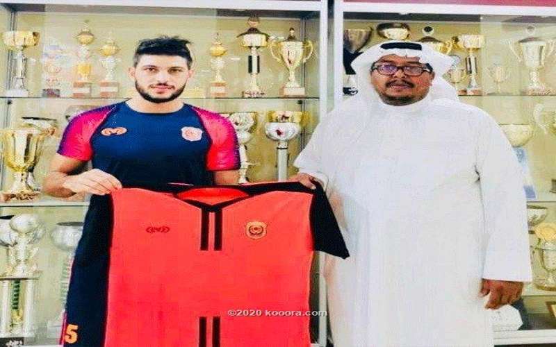 أبو زريق يوقع رسميا للثقبة السعودي