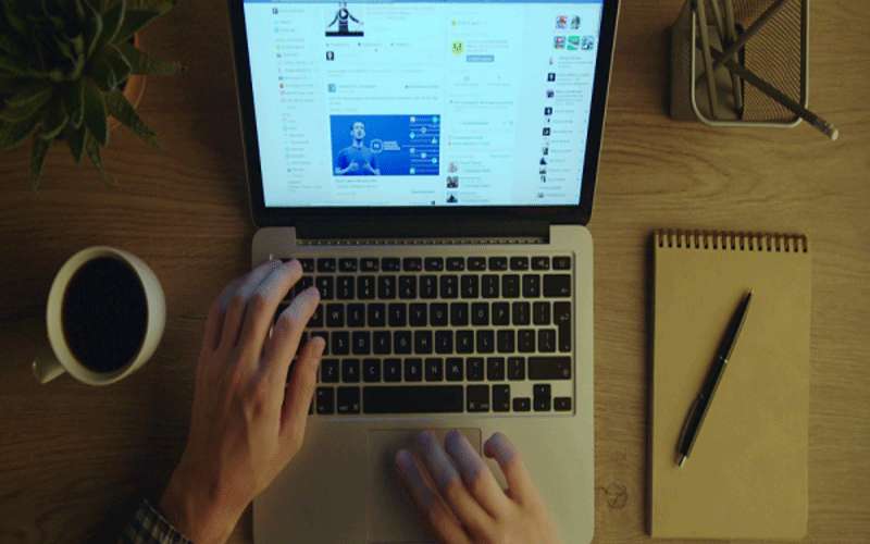 ضبط صفحات وهمية بأسماء شخصيات مشهورة