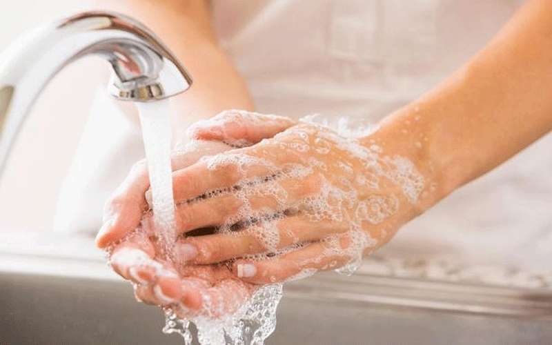 خرافات وحقائق حول غسل الأيدي
