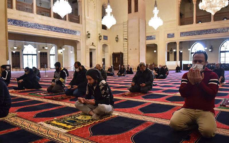 السماح بالذهاب للمساجد سيرا على الاقدام