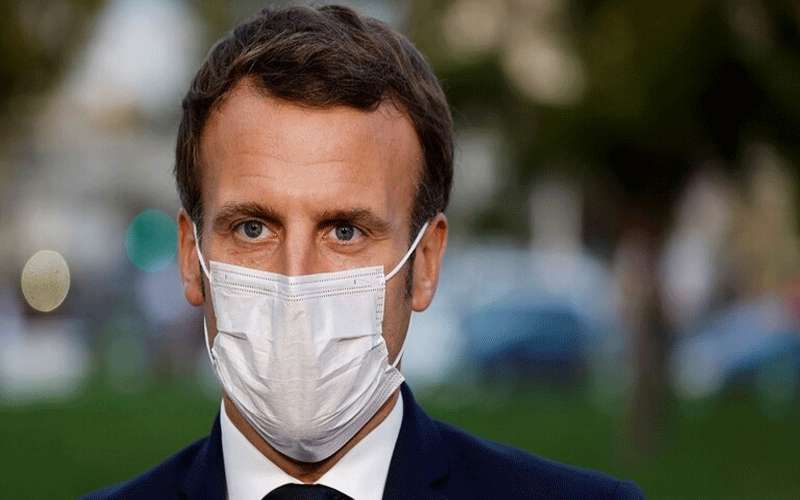 ماكرون يخاطب المسلمين بالعربية في خضم