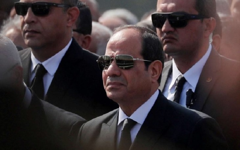 أمام “كائنات الفضاء” وانتظار بايدن.. كيف