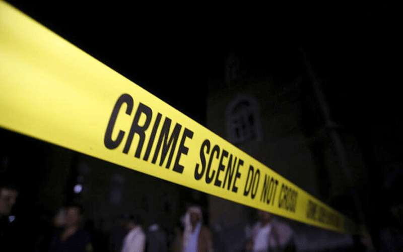 معلمة تحاول ذبح أحد طلابها