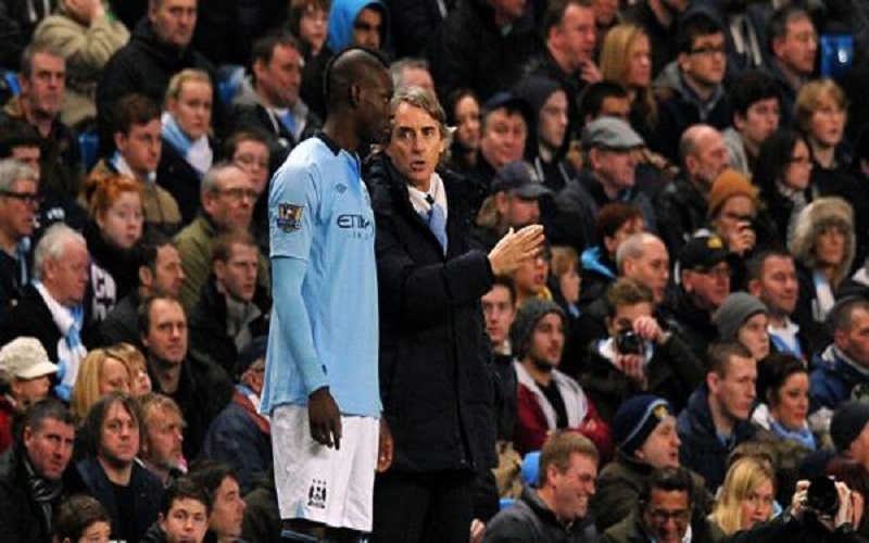 مانشيني يعرب عن أسفه على بالوتيلي