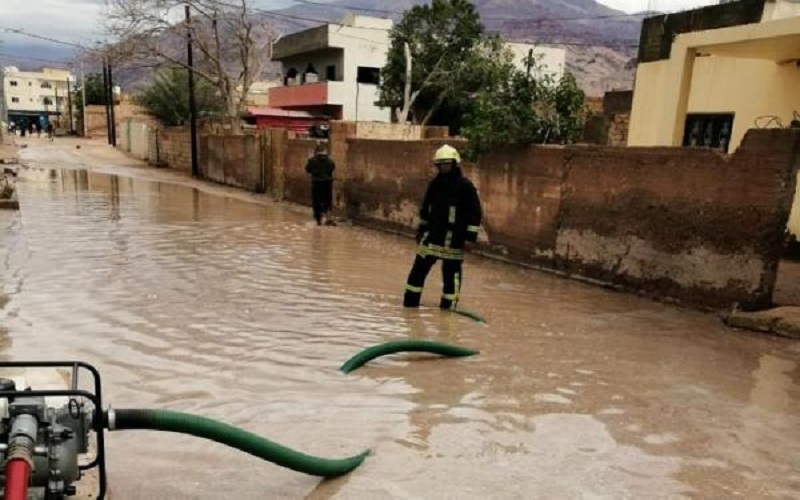 الدفاع المدني يتعامل مع حالات مداهمة