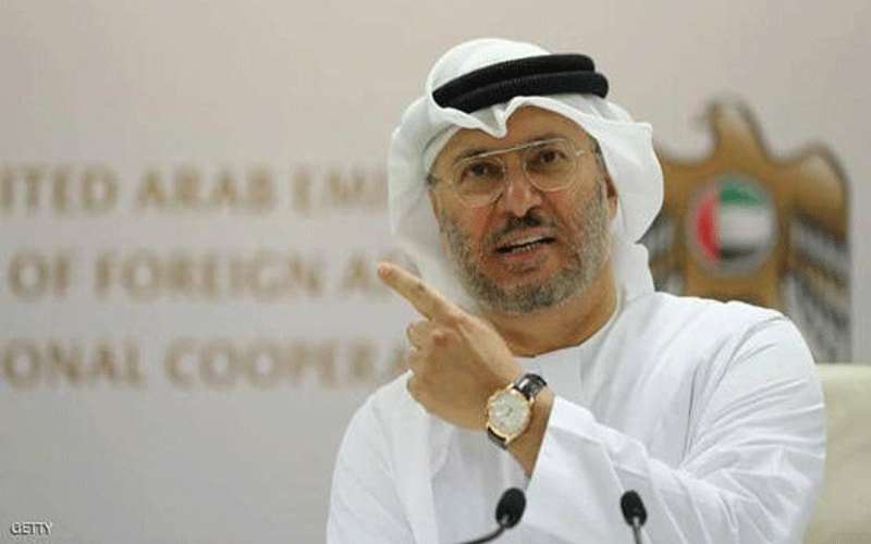 وزير اماراتي يدافع عن ماكرون ويهاجم