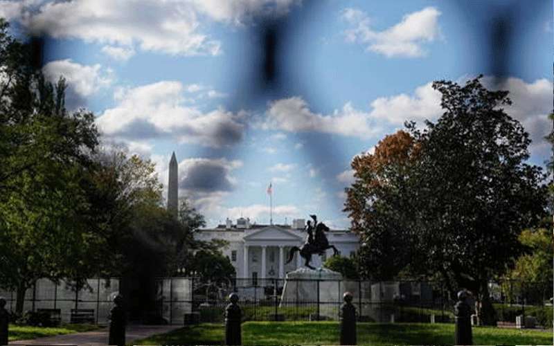 تطويق البيت الأبيض بسياج خوفا من