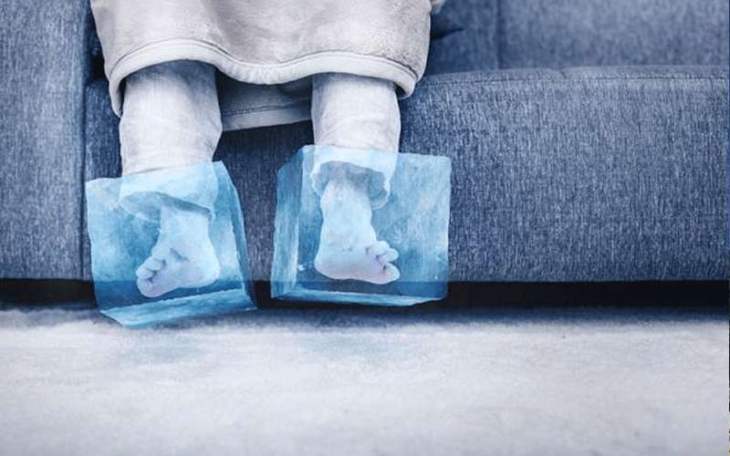الأقدام الباردة علامة على 8 أمراض